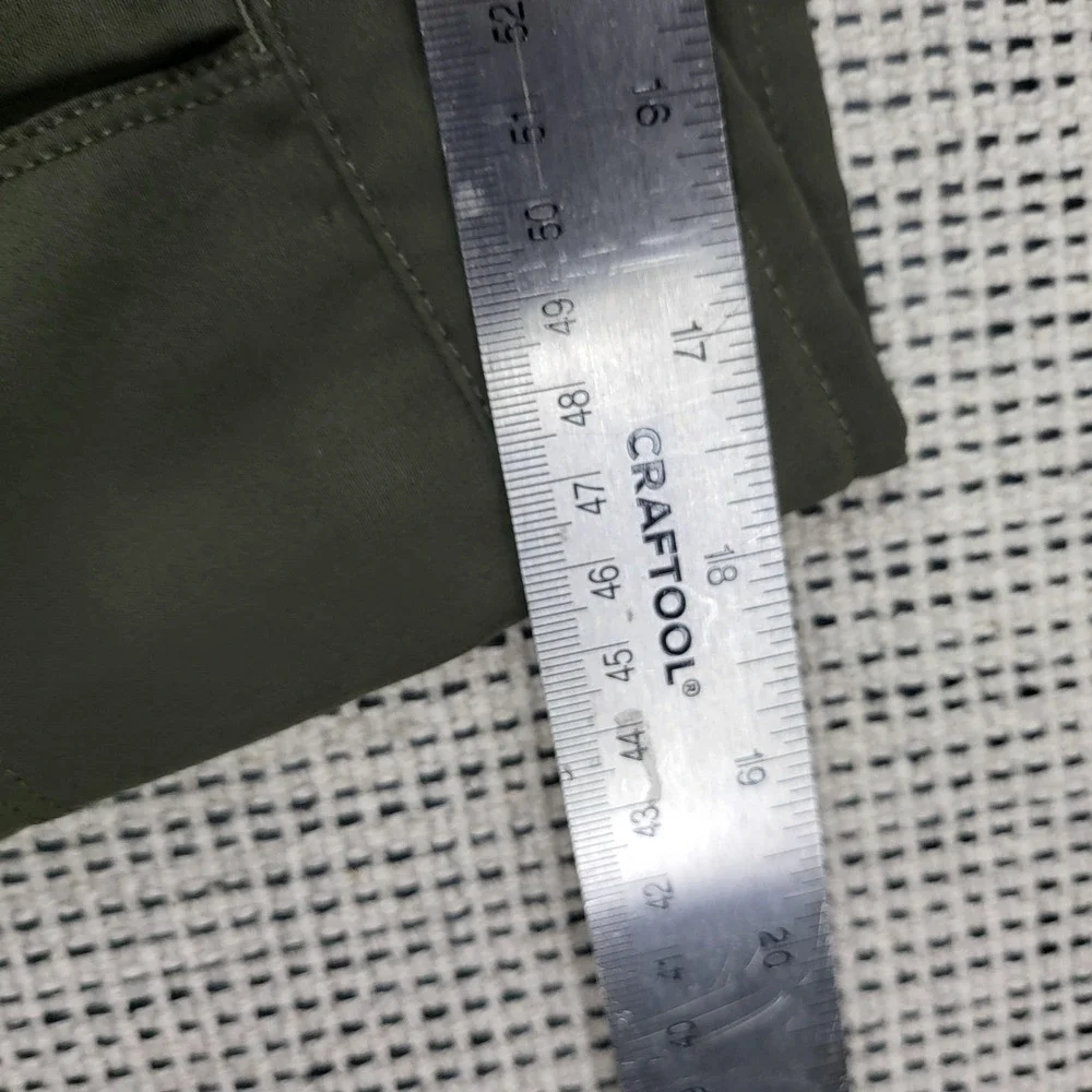 The North Face Shorts Mens 36 Green Stretch Hiking Belted 10 Inch Inseam Pockets